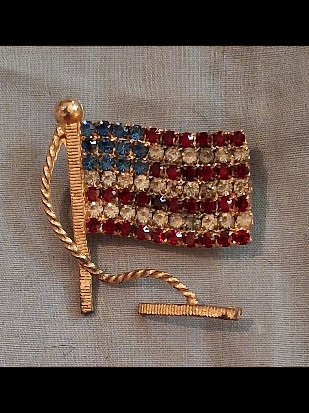 🇺🇸💎Vintage US Flag Rhinestone Brooch - 1970s💎🇺🇸